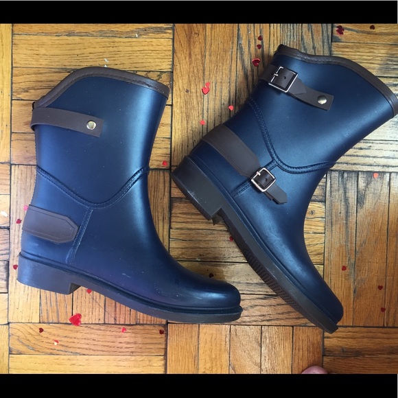 Puma Shoes - RARE PUMA NAVY BROWN Gold Buckle PREPPY Rain Boots